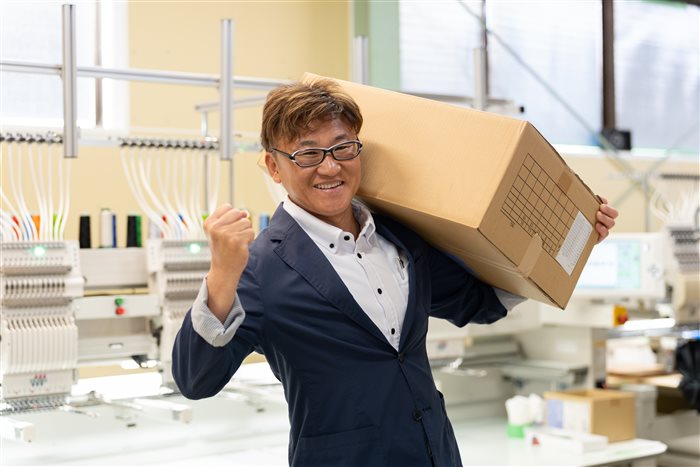 商品を発送する代表
